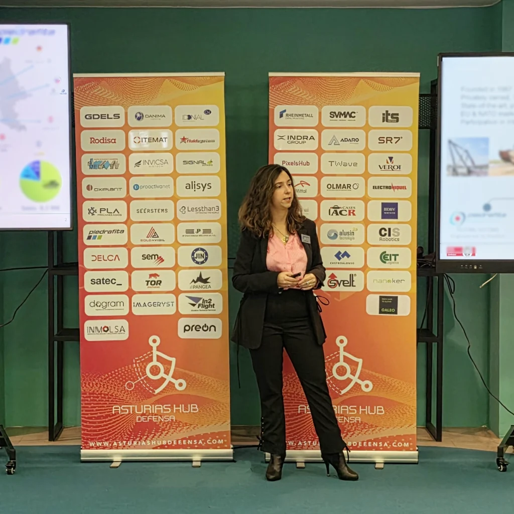 Isabel Ligués presentó la visión estratégica de Piedrafita a los socios del Asturias Hub Defensa presentes