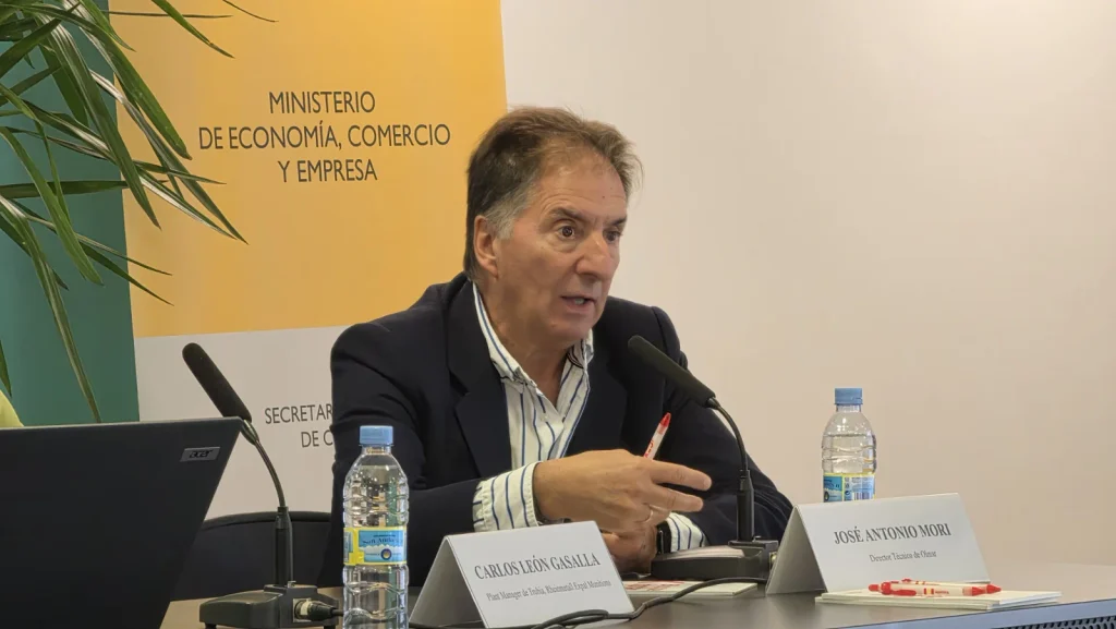 José Antonio Mori Cosío, de OLMAR, durante su intervención en la mesa redonda dedicada a la internacionalización y las oportunidades del sector defensa y doble uso.