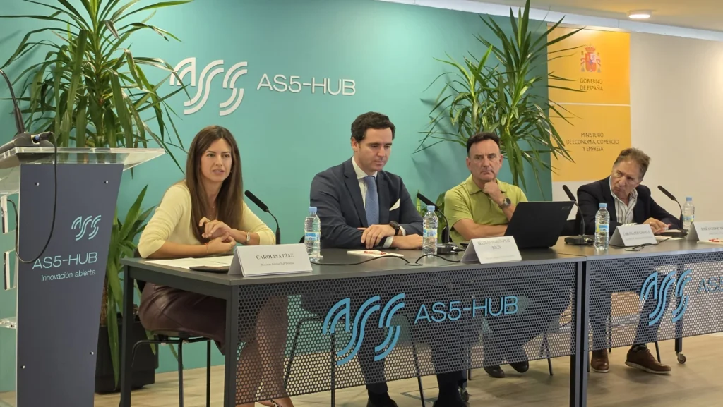 Mesa redonda organizada por Asturias Hub Defensa con representantes de Rheinmetall Expal Munitions, ITEMAT Mecanización y OLMAR.